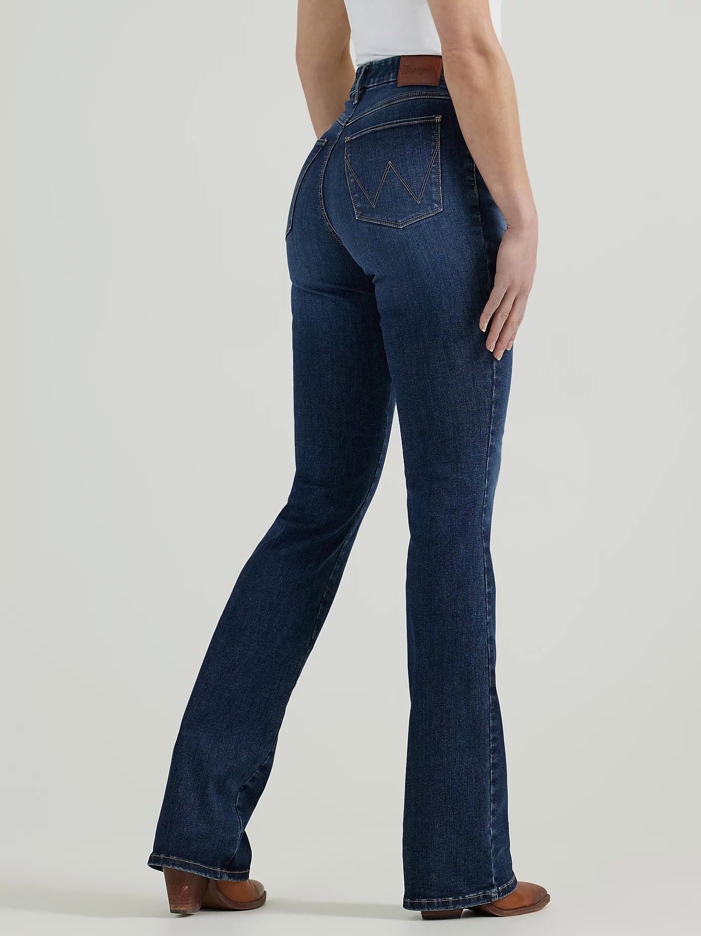 Wrangler Bespoke High Rise Boot Cut Jeans 112359277 - Picture 2 of 4