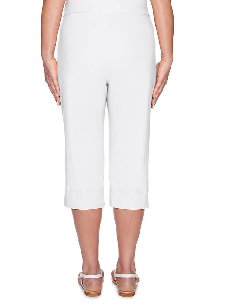 Alfred Dunner Women's Classic Fit Allure Clam Digger Pant Black